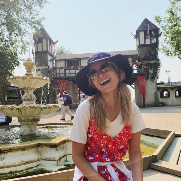 Meet MEEEEE, Jenny! :) hi! π hello - Picture 3 of 8